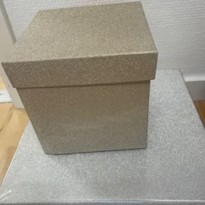 Presentbox med lock